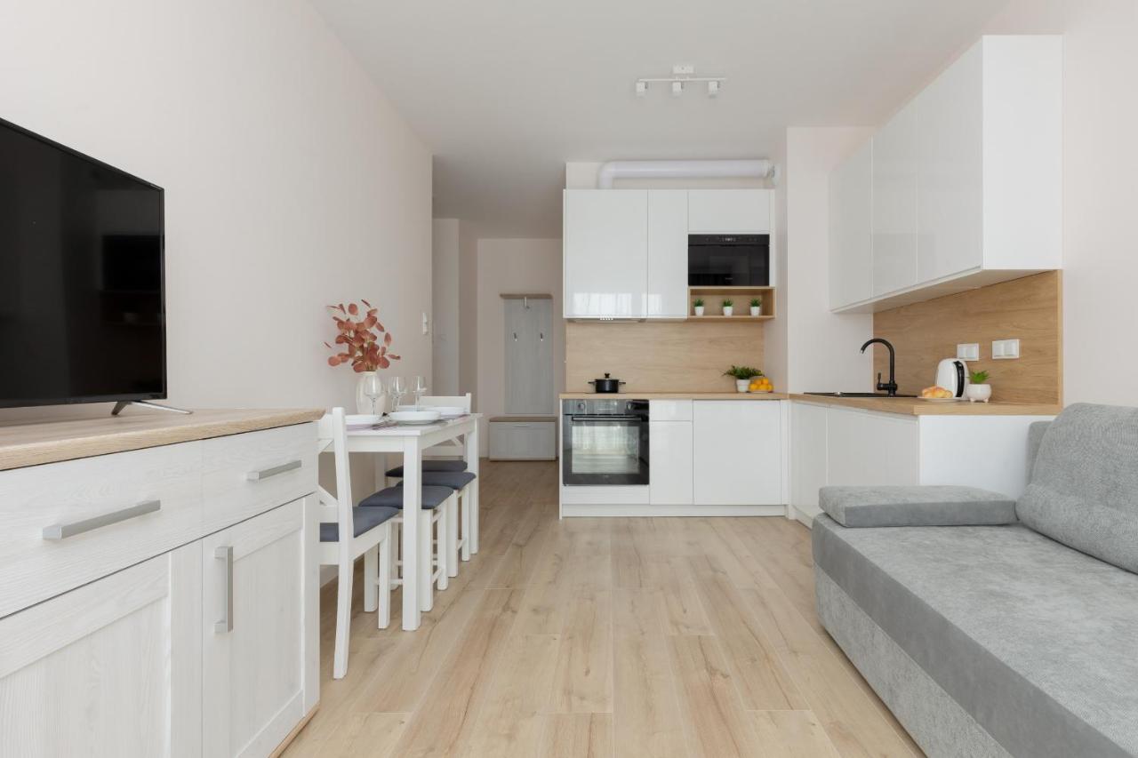 Apartment Cozy Lopuszanska By Renters Warsaw